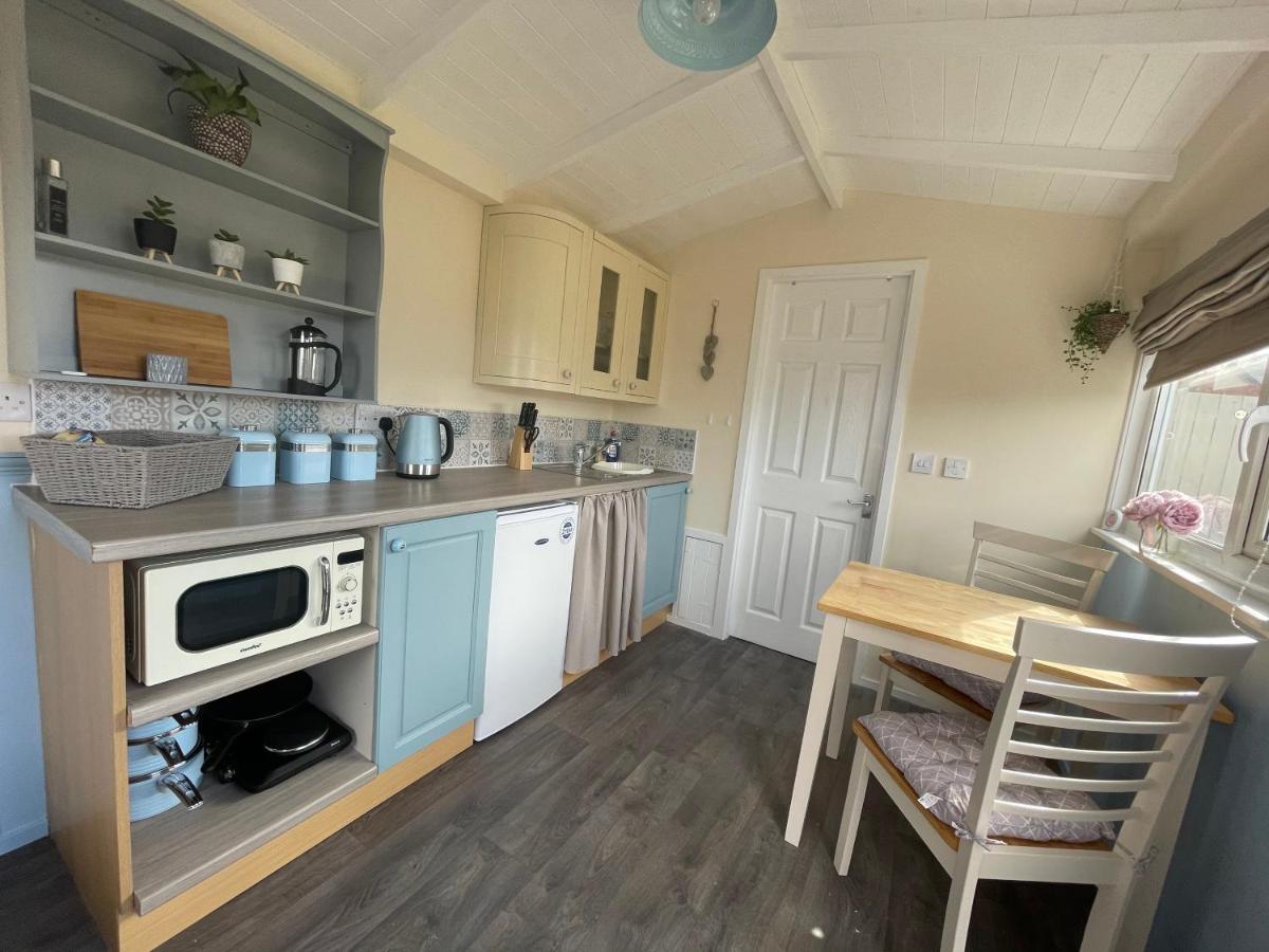 Kevara Shepherds Hut Finstown エクステリア 写真